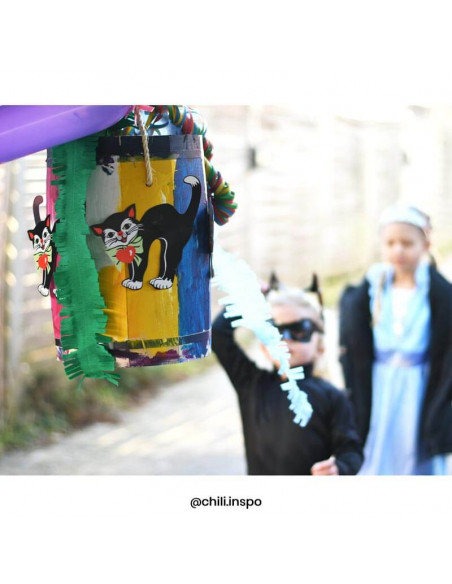 Børn slår katten af tønden